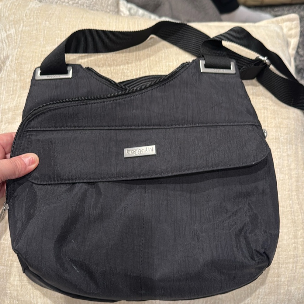 great travel purse with great space and storage
brand new 
never used